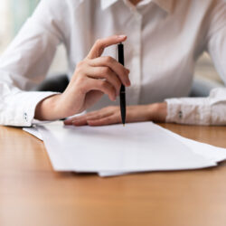 Принят закон об обязательном участии нотариусов при дарении недвижимости