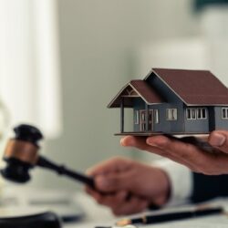 Когда у банкрота могут забрать единственное жилье. Разъяснения юриста